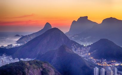 Paisaje de un atardecer Río de Janeiro en Brasil.