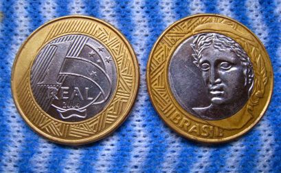 Moneda de un real por ambos lados
